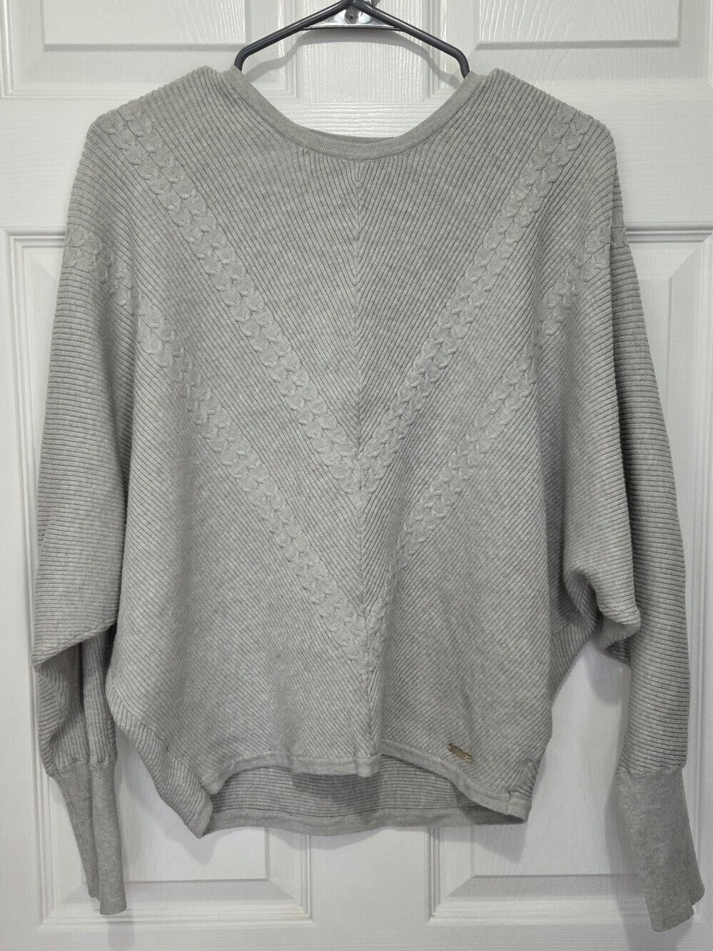T Tahari Heather Grey Dolman Sleeve Ribbed Sweater size M/L